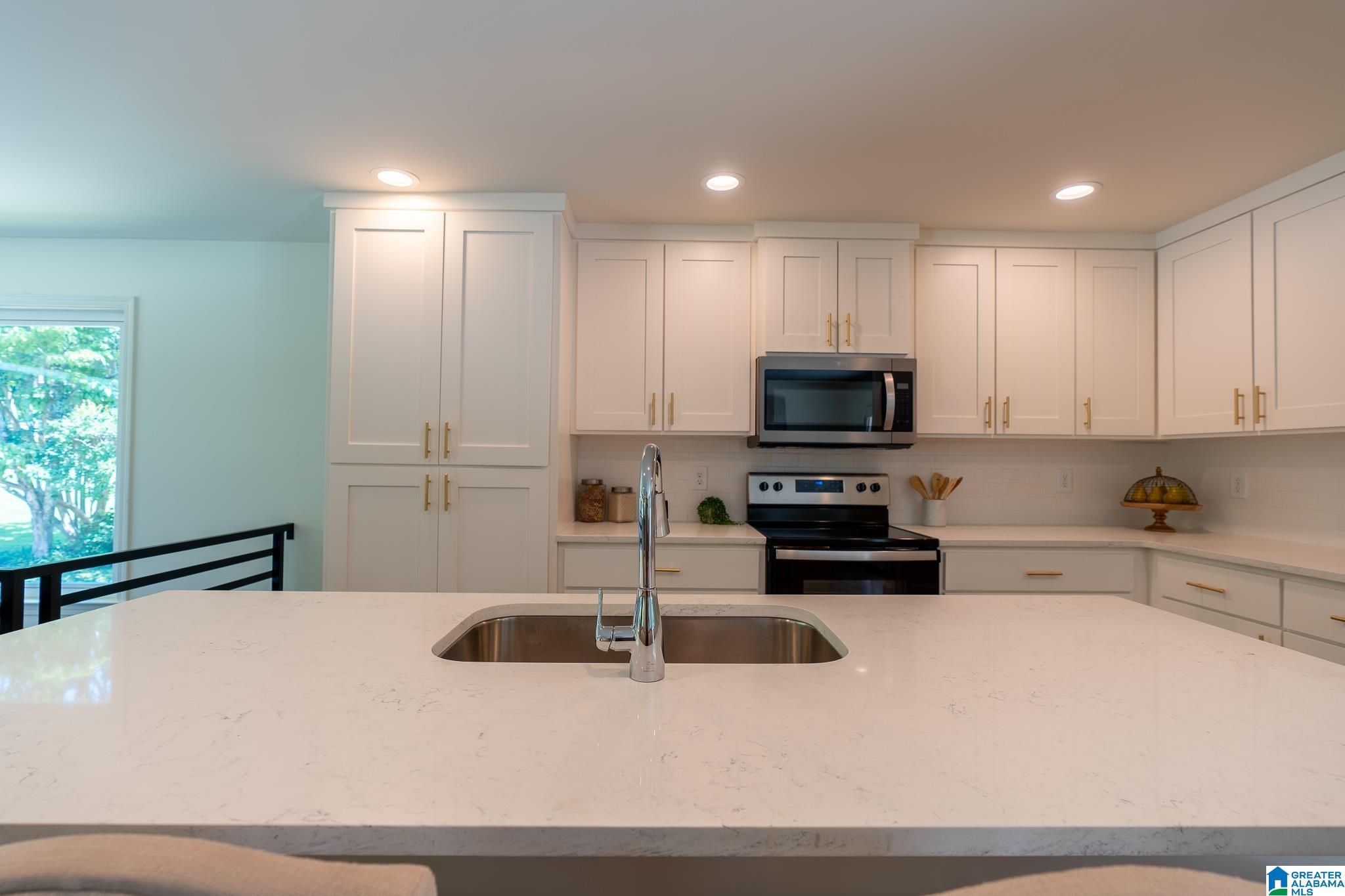 1915 Canyon Road Birmingham, AL 35216 - Photo 12 of 48