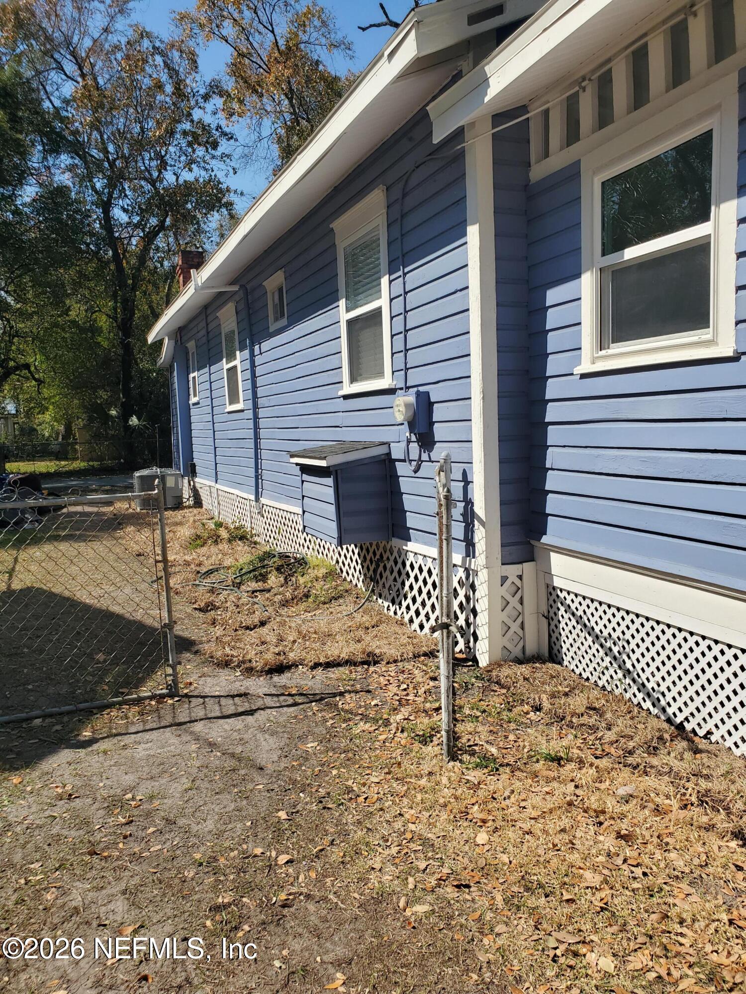2044 Mt Herman Street Jacksonville, FL 32209 - Photo 13 of 15 20260213_123104