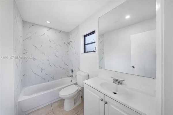 $1,750 | 1283 West 42nd Street, Unit 2, Hialeah, FL 33012