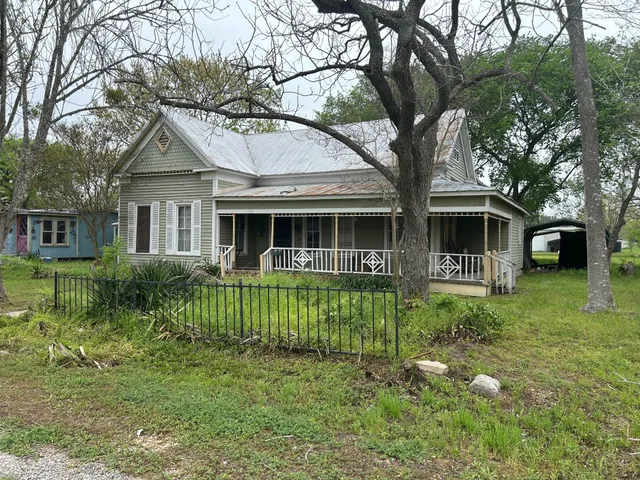 $395,000 | 211-205 East Thigpen, Carmine, TX 78932