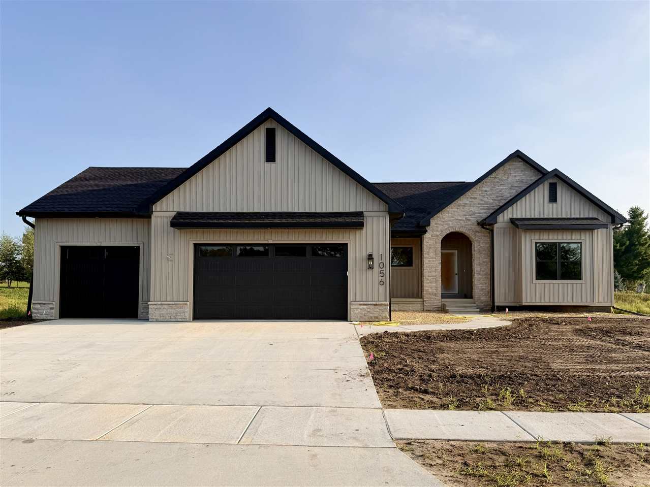 1056 Stable Rdg Drive Marion, IA 52302 - Photo 2 of 14 Gallery Image 2