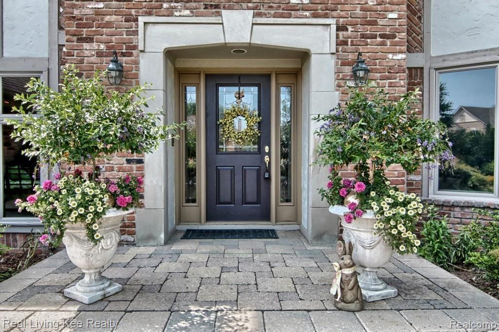 1749 Old Homestead Drive Rochester, MI 48306 - Photo 4 of 47 Front_Entrance.jpg