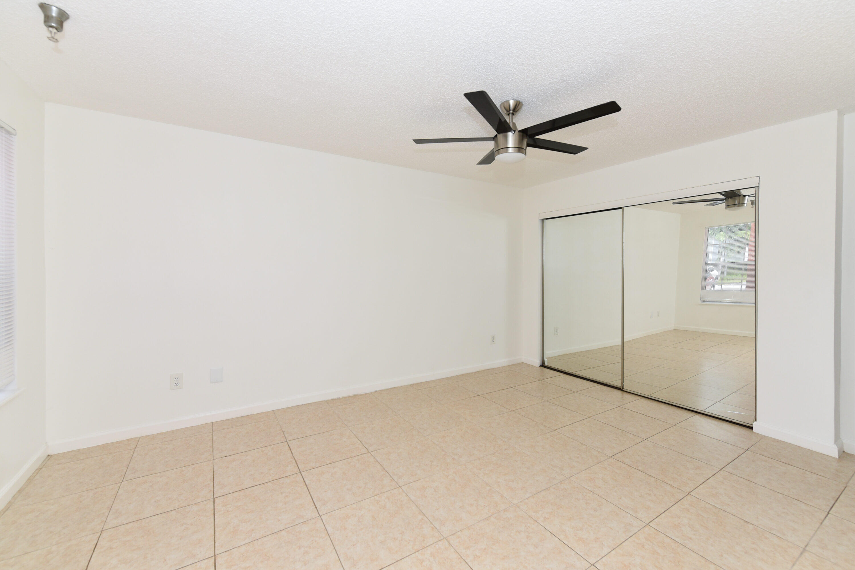 1345 Crystal Way, Unit G Delray Beach, FL 33444 - Photo 17 of 31 1345 Crystal Way Apt G Delray-print-015-