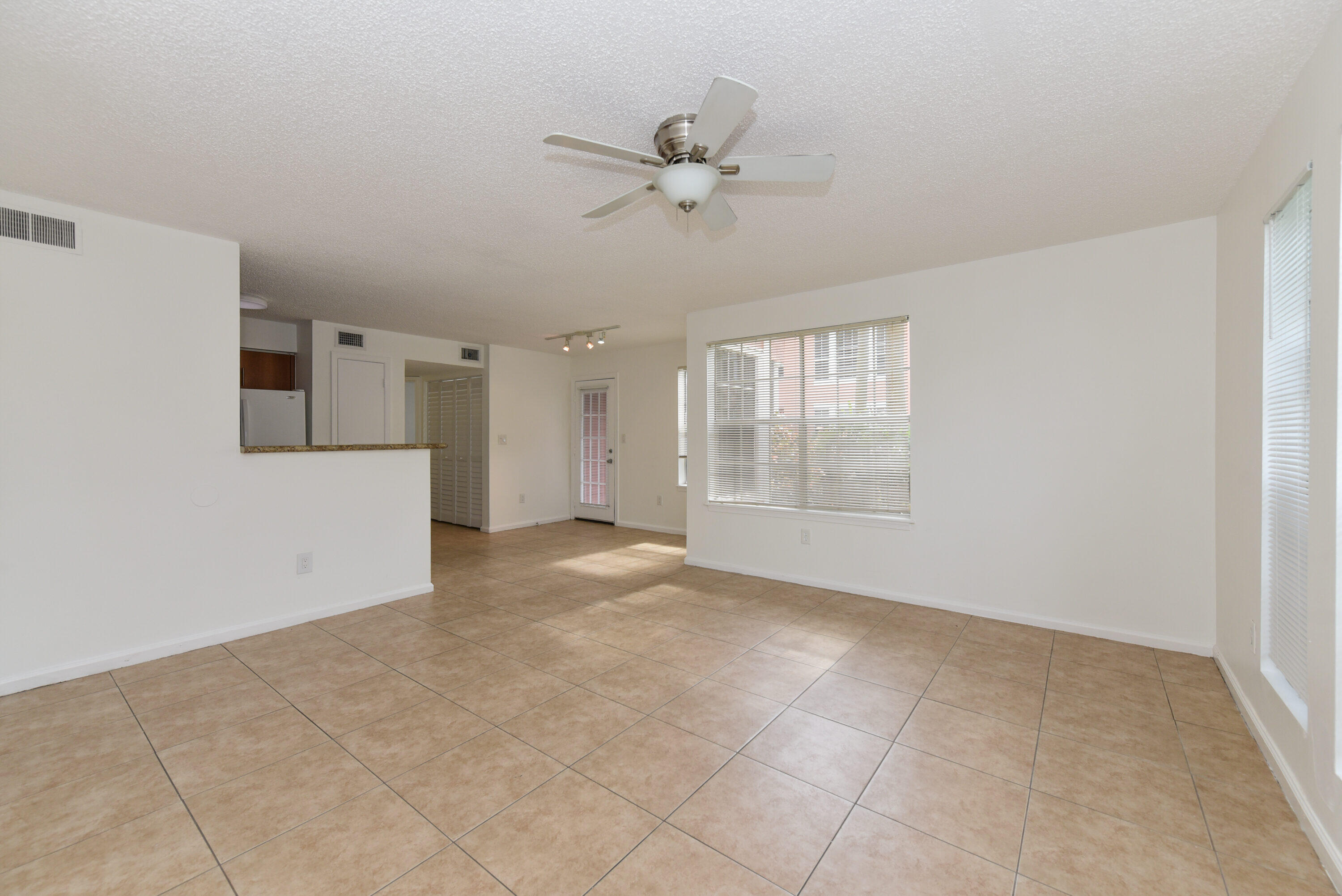 1345 Crystal Way, Unit G Delray Beach, FL 33444 - Photo 8 of 31 1345 Crystal Way Apt G Delray-print-006-