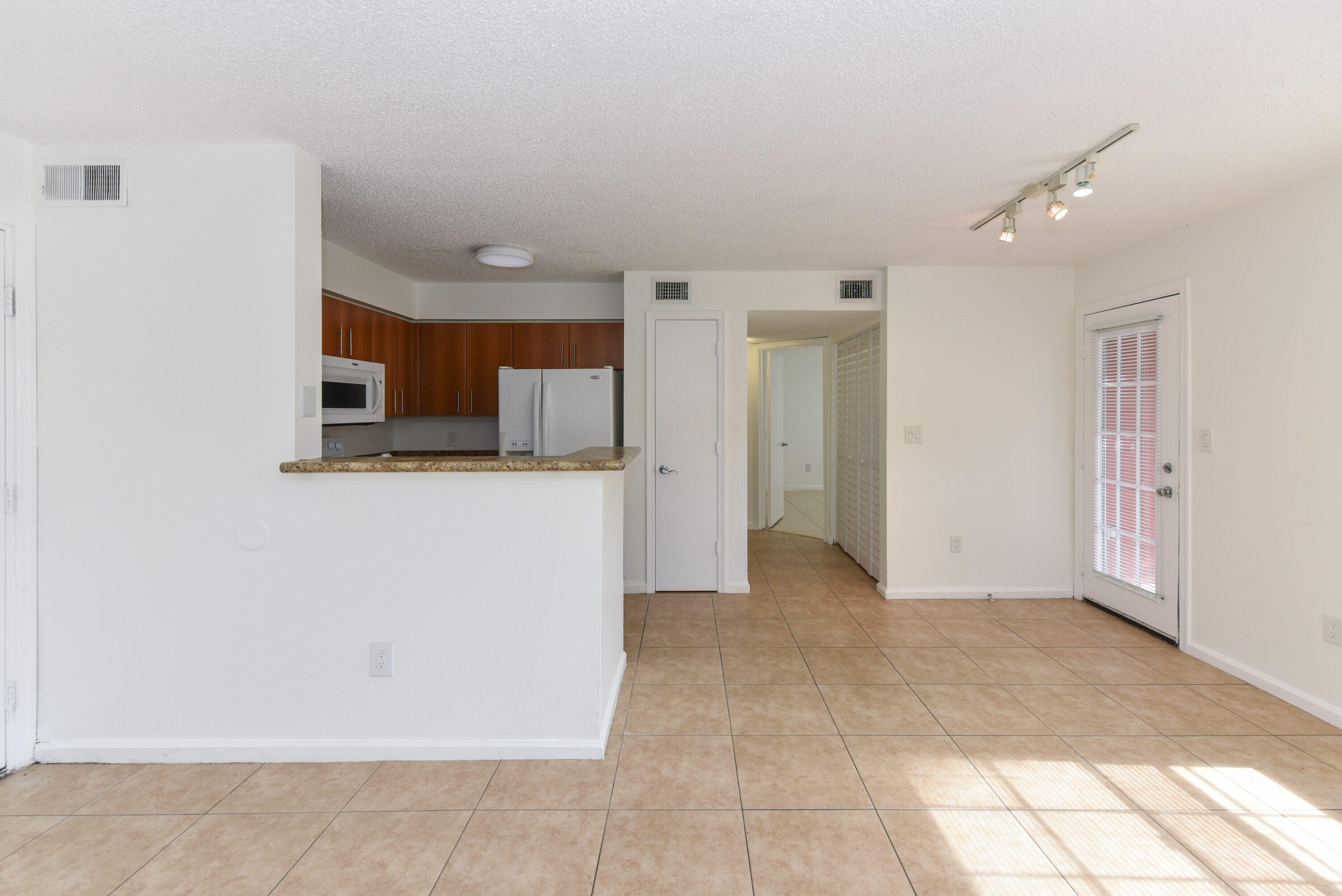 1345 Crystal Way, Unit G Delray Beach, FL 33444 - Photo 9 of 31 1345 Crystal Way Apt G Delray-print-007-