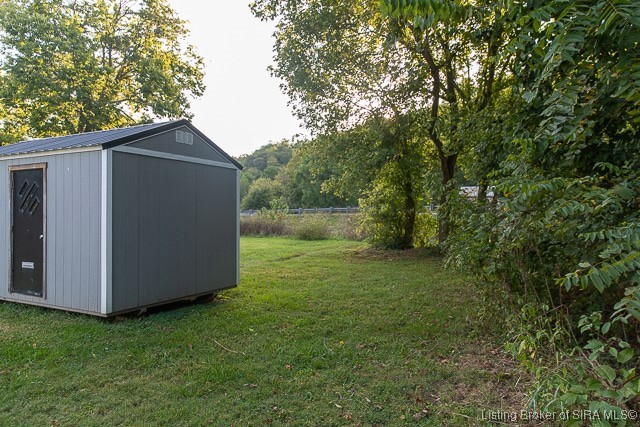 966 Walnut Street Madison, IN 47250 - Photo 3 of 10