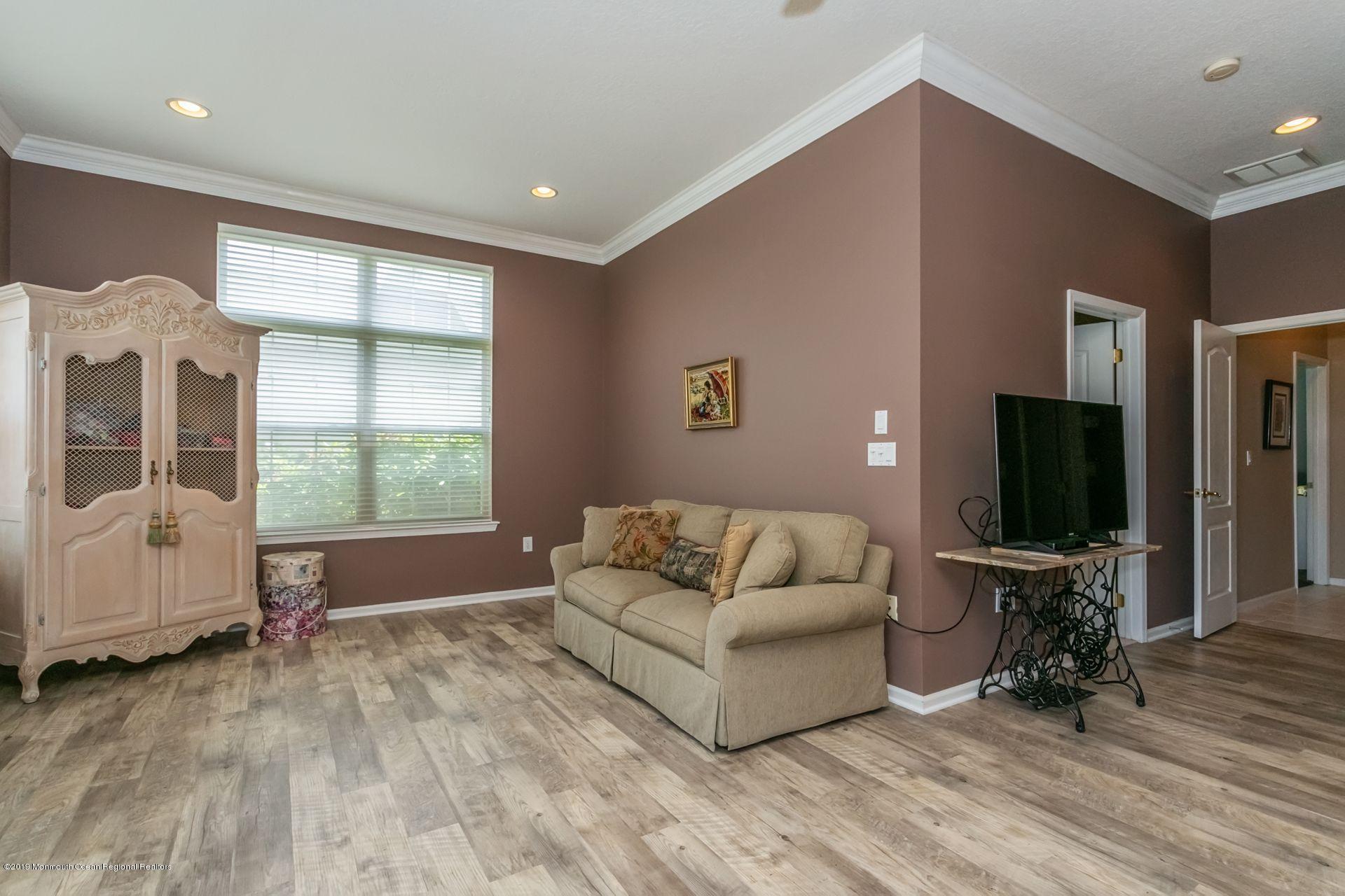 1518 Rabbit Run Manasquan, NJ 08736 - Photo 12 of 19 17