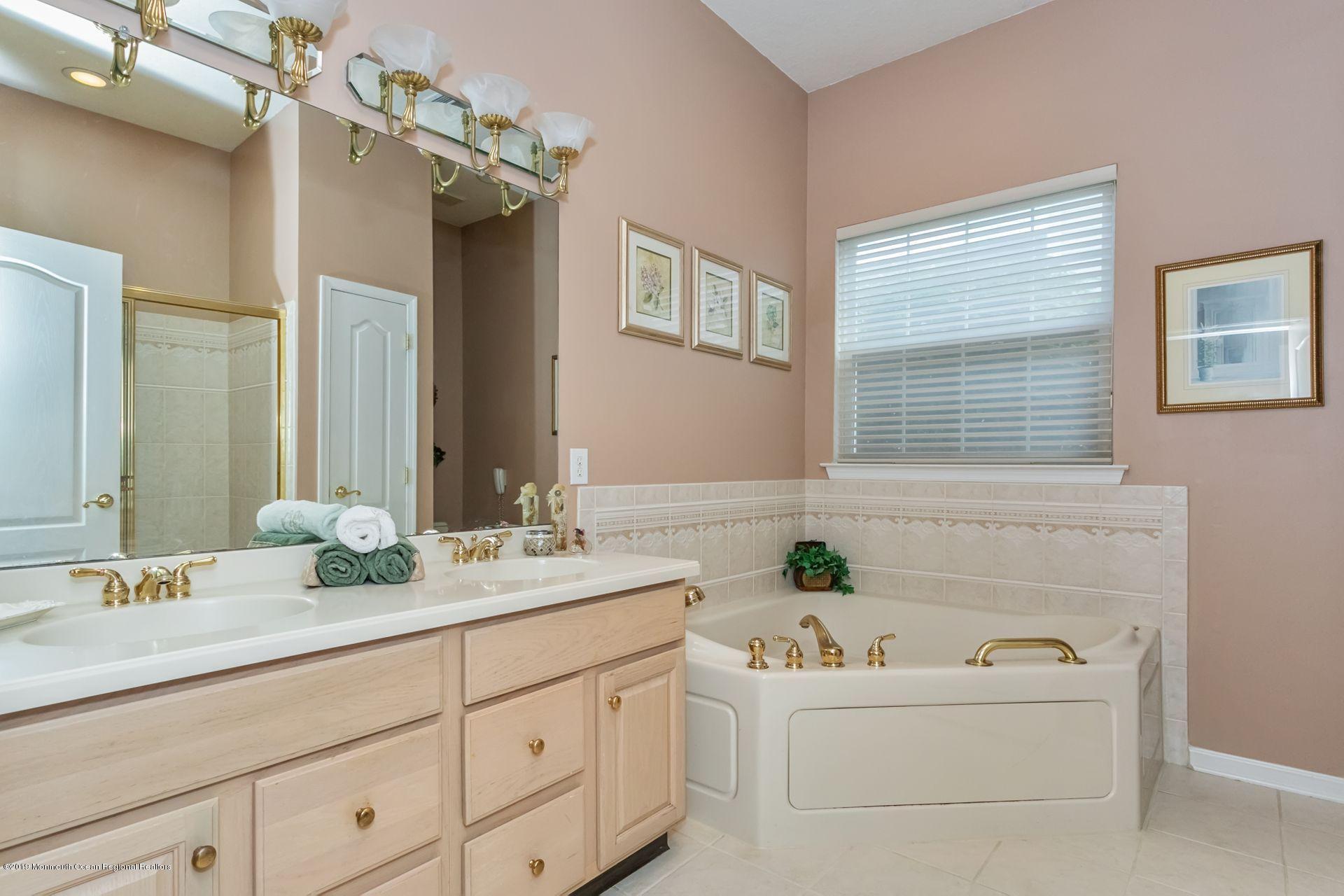 1518 Rabbit Run Manasquan, NJ 08736 - Photo 14 of 19 15