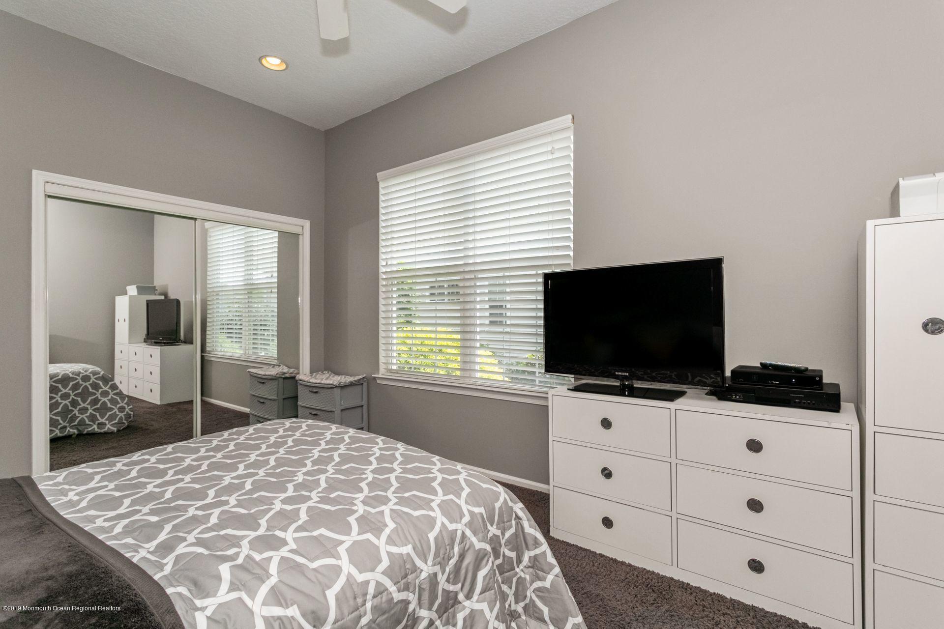 1518 Rabbit Run Manasquan, NJ 08736 - Photo 16 of 19 18