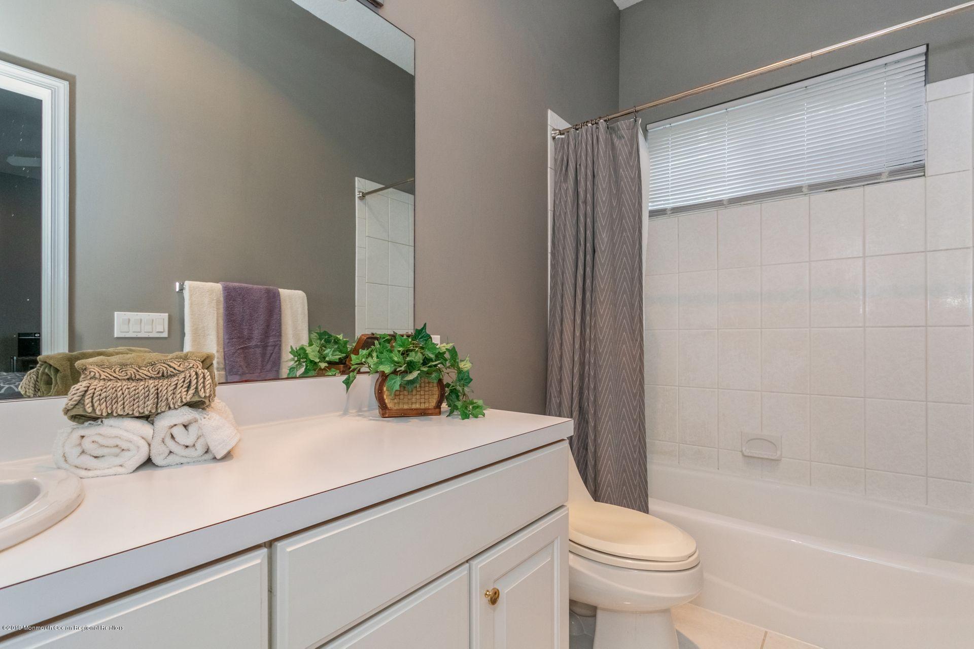 1518 Rabbit Run Manasquan, NJ 08736 - Photo 17 of 19 19