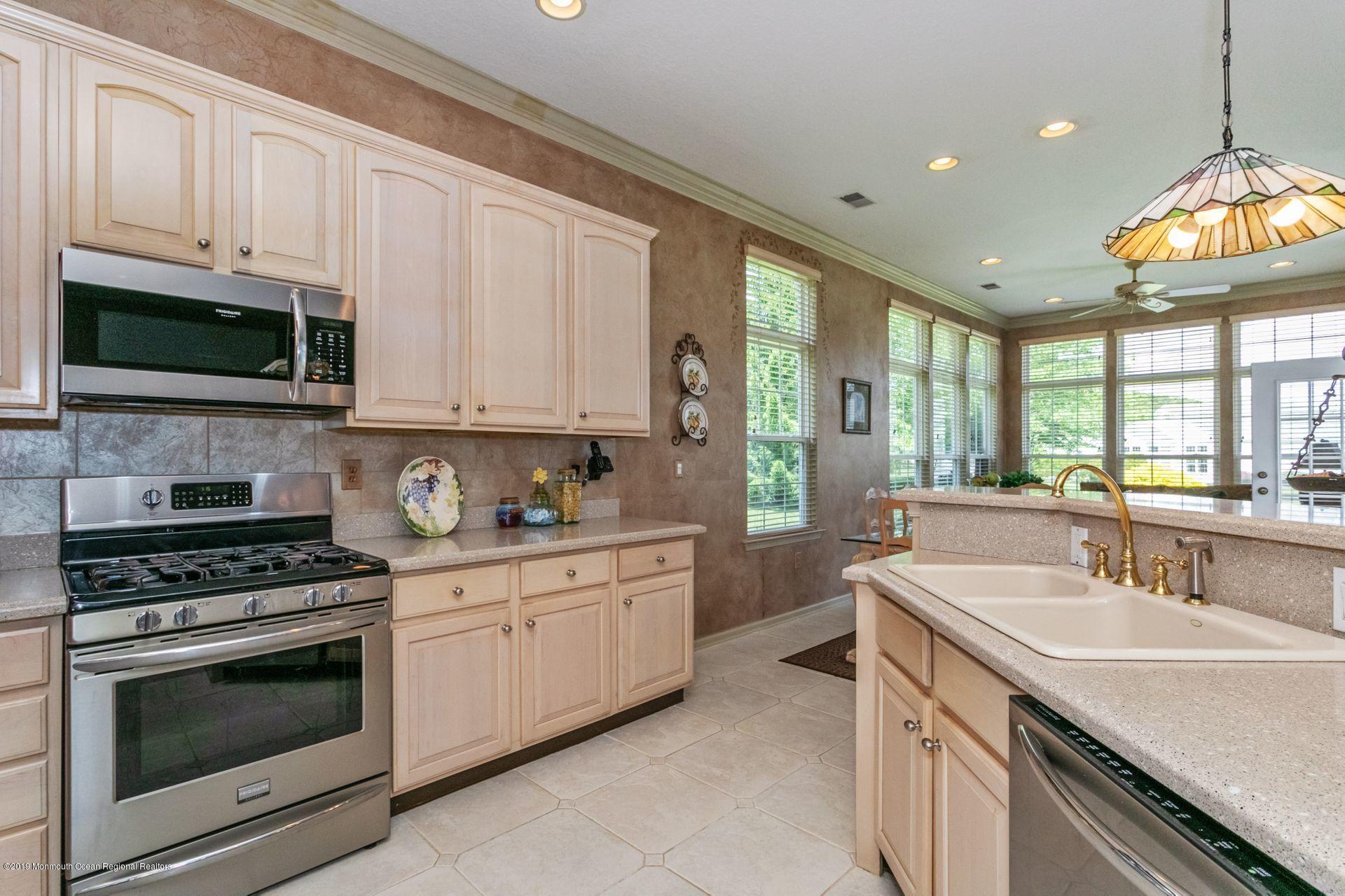 1518 Rabbit Run Manasquan, NJ 08736 - Photo 6 of 19 9