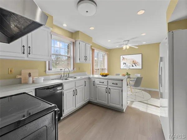 $319,900 | 207 Ambridge Court, Unit 101, Chesterfield, MO 63017