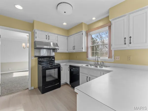 $319,900 | 207 Ambridge Court, Unit 101, Chesterfield, MO 63017