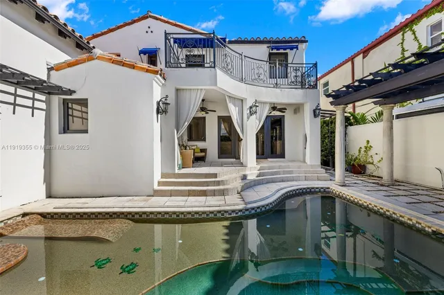 $5,450,000 | 5860 Pine Tree Drive, Miami Beach, FL 33140