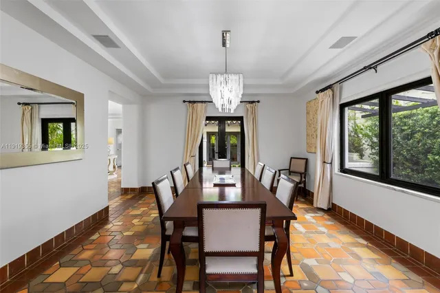 $5,450,000 | 5860 Pine Tree Drive, Miami Beach, FL 33140