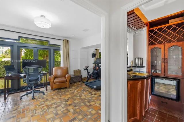 $5,450,000 | 5860 Pine Tree Drive, Miami Beach, FL 33140