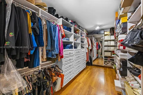 $5,450,000 | 5860 Pine Tree Drive, Miami Beach, FL 33140