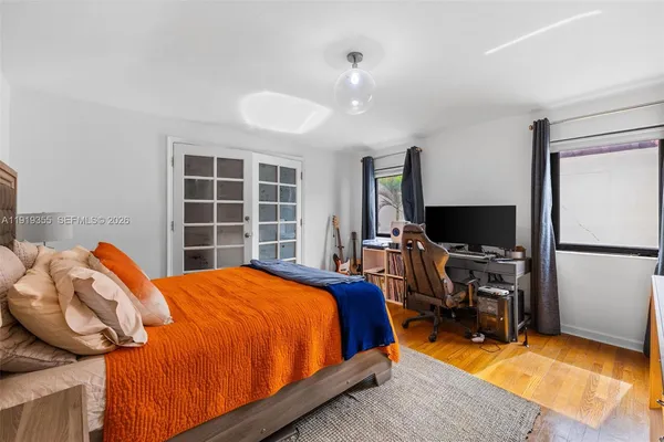 $4,995,000 | 5860 Pine Tree Drive, Miami Beach, FL 33140