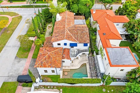 $5,450,000 | 5860 Pine Tree Drive, Miami Beach, FL 33140