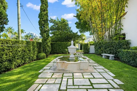 $4,995,000 | 5860 Pine Tree Drive, Miami Beach, FL 33140