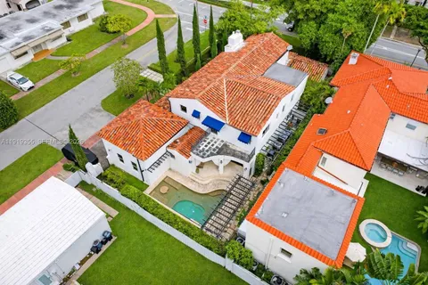 $4,995,000 | 5860 Pine Tree Drive, Miami Beach, FL 33140
