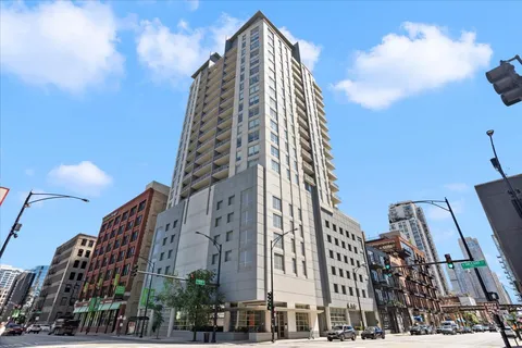 $399,000 | 330 West Grand Avenue, Unit 1104, Chicago, IL 60654