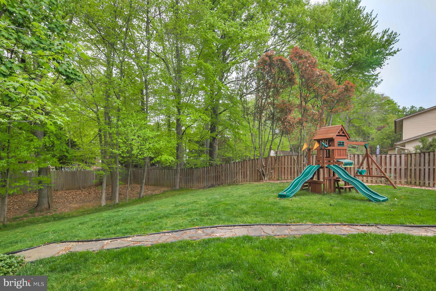 9148 Rockefeller Lane Springfield, VA 22153 - Photo 28 of 29 a view of backyard with green space