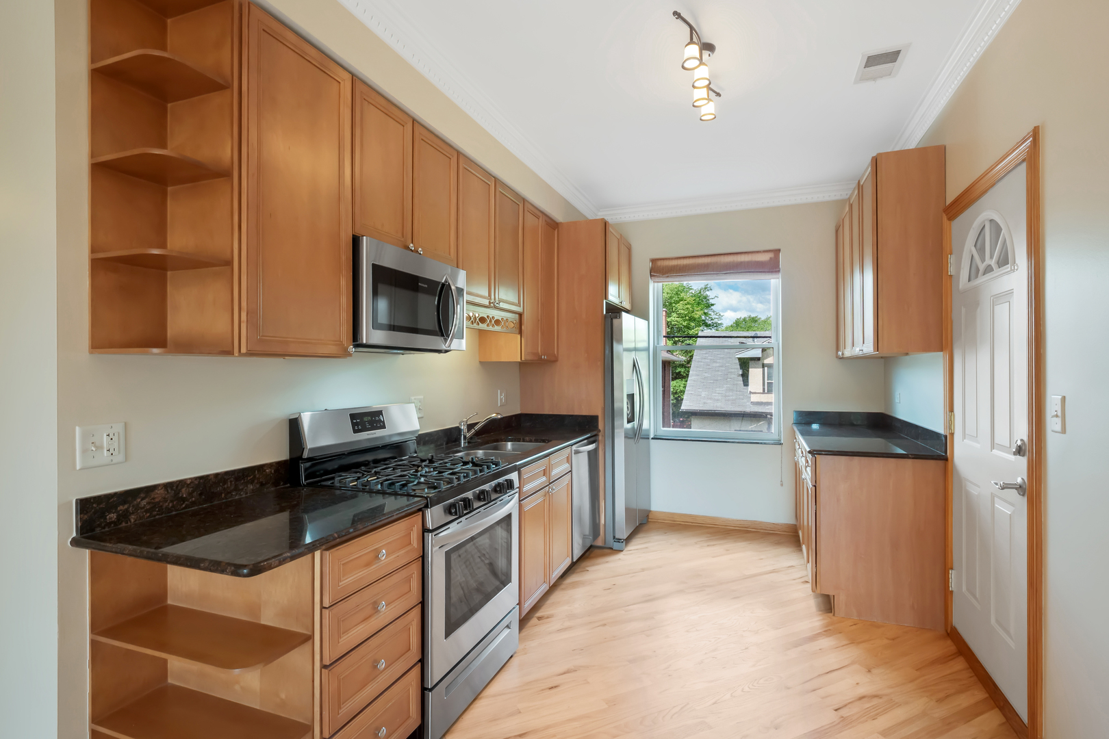 4904 North Drake Avenue, Unit 2W Chicago, IL 60625 - Photo 3 of 15