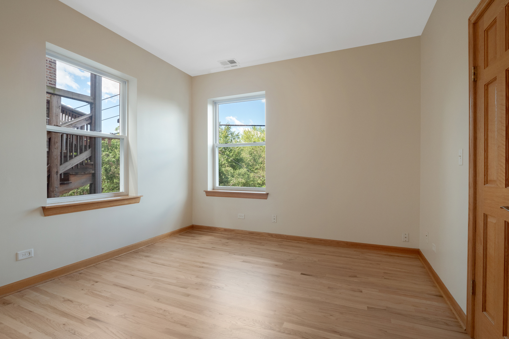 4904 North Drake Avenue, Unit 2W Chicago, IL 60625 - Photo 8 of 15