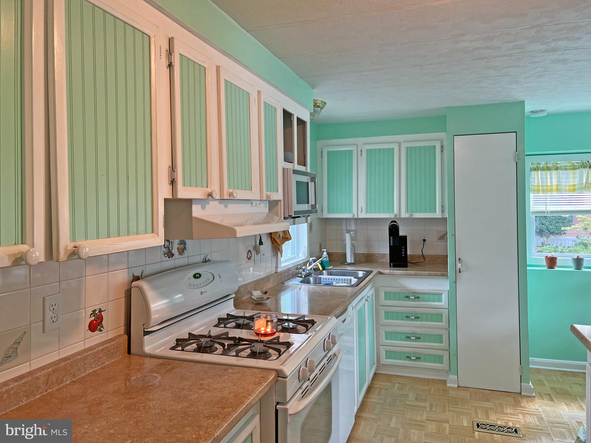 58 Colonial Lane Rehoboth Beach, DE 19971 - Photo 5 of 24 Kitchen