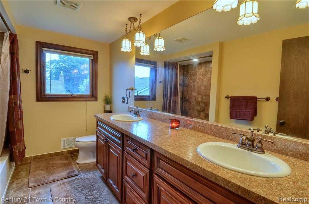 69 Rose Brier Drive Rochester Hills, MI 48309 - Photo 18 of 27