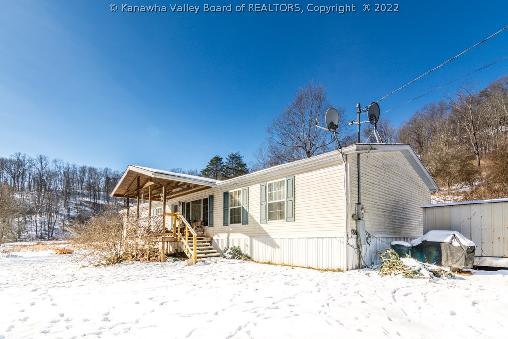6811 Middle Fork Road Kenna, WV 25248 - Photo 3 of 30 Gallery Image 3