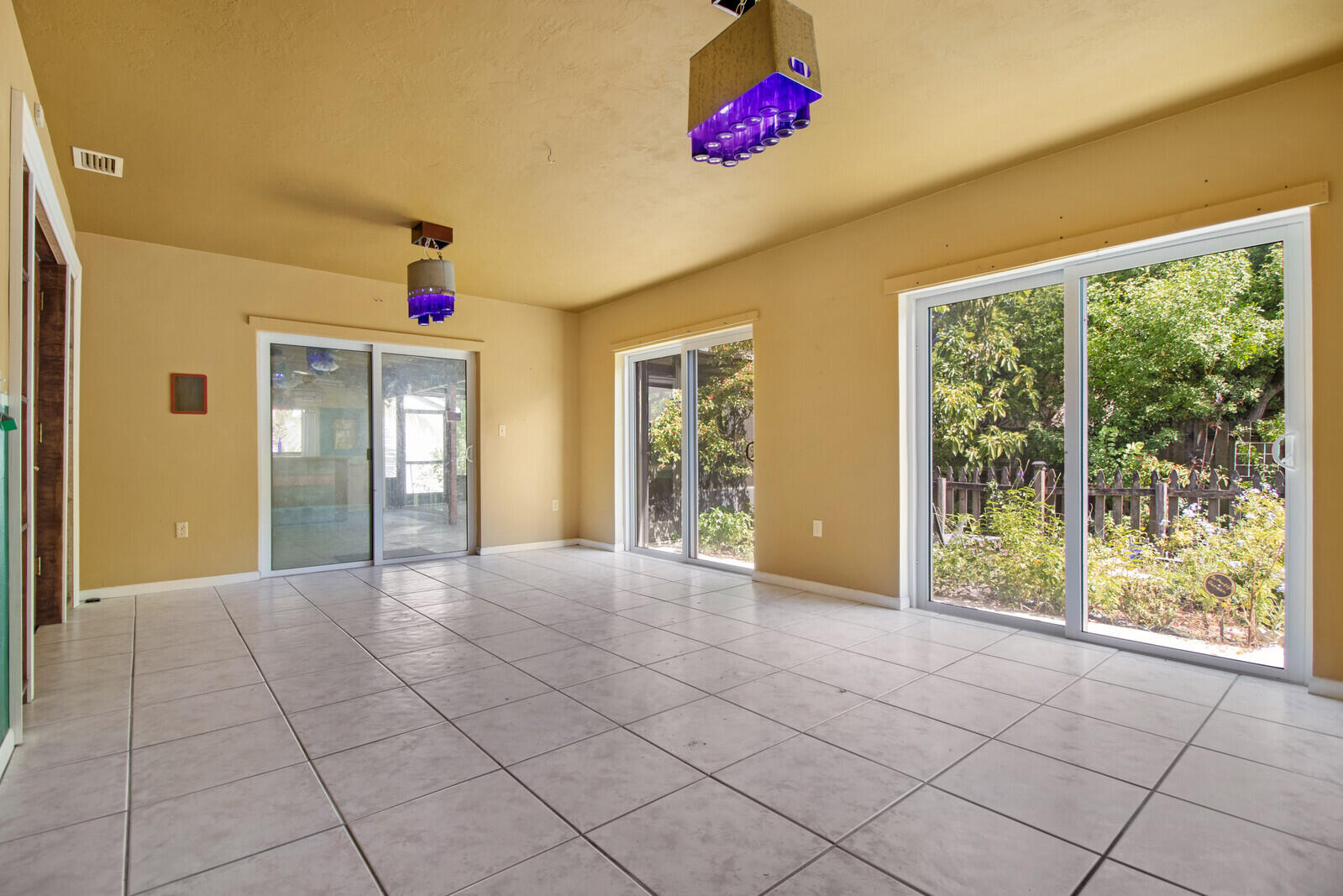 8970 Southwest 200th Street Cutler Bay, FL 33189 - Photo 11 of 25 12_HD8970_SW_200th_St_Cutler_Bay11_mls