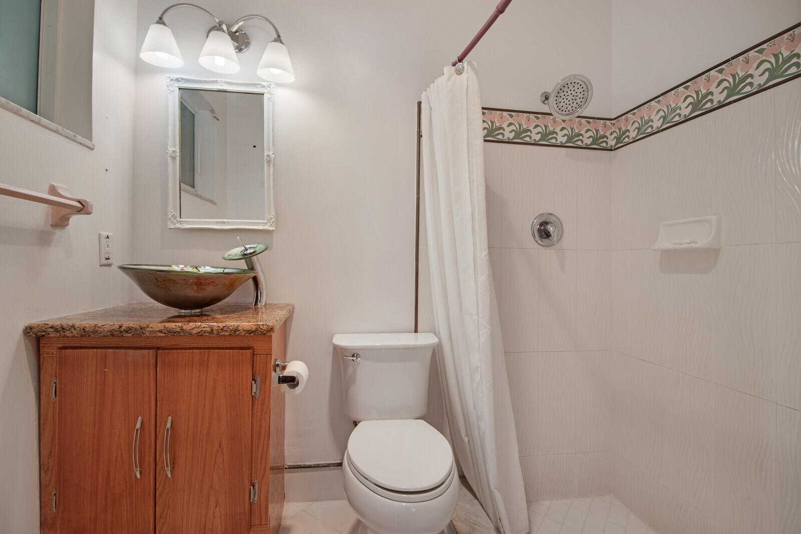 8970 Southwest 200th Street Cutler Bay, FL 33189 - Photo 14 of 25 18_HD8970_SW_200th_St_Cutler_Bay17_mls