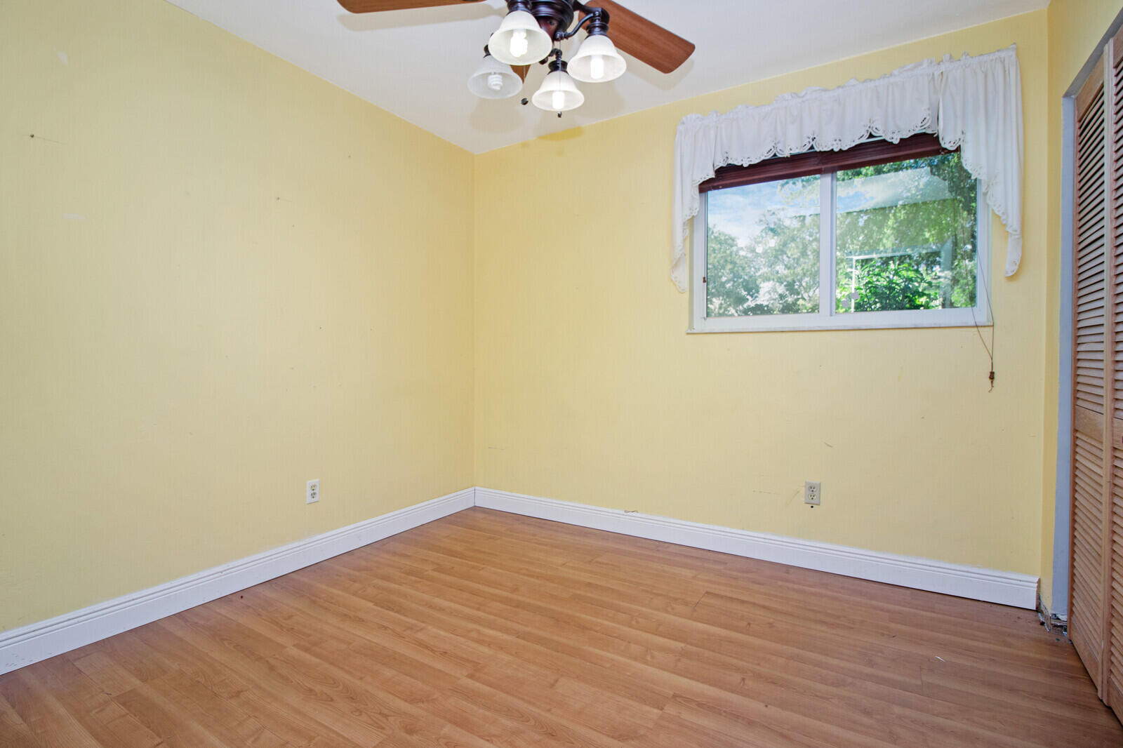 8970 Southwest 200th Street Cutler Bay, FL 33189 - Photo 16 of 25 20_HD8970_SW_200th_St_Cutler_Bay19_mls