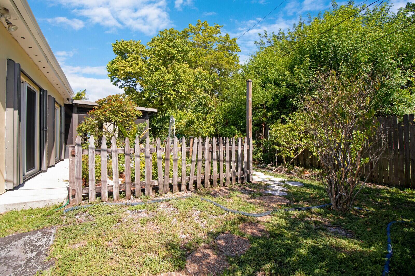 8970 Southwest 200th Street Cutler Bay, FL 33189 - Photo 20 of 25 30_HD8970_SW_200th_St_Cutler_Bay29_mls