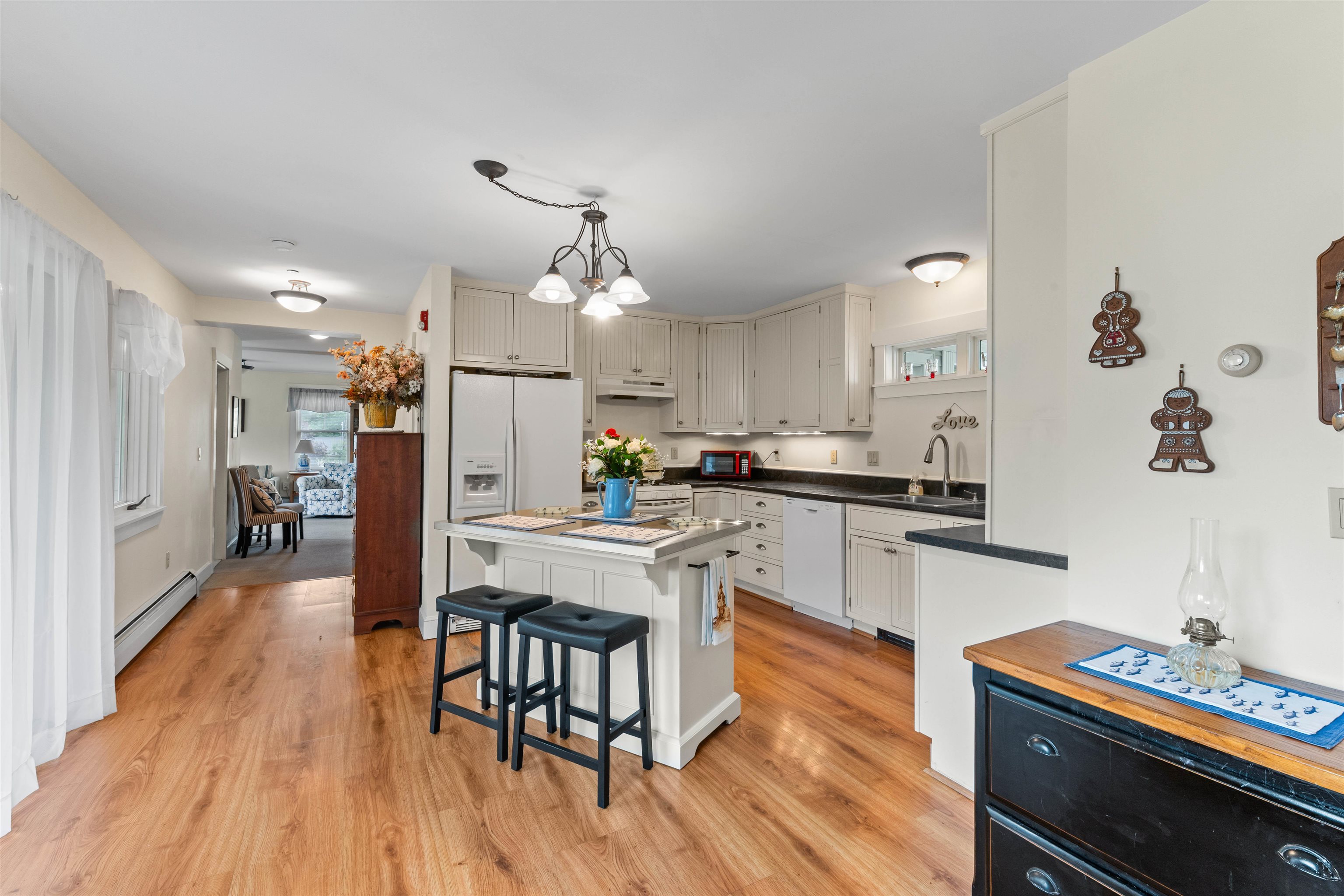 196 East Main Street, Unit 5 Conway, NH 03818 - Photo 5 of 37
