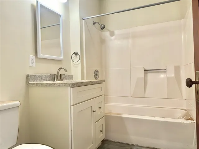 $2,100 | 998 Cass Avenue, Unit 2, Woonsocket, RI 02895