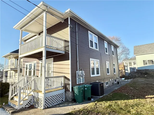 $2,100 | 998 Cass Avenue, Unit 2, Woonsocket, RI 02895