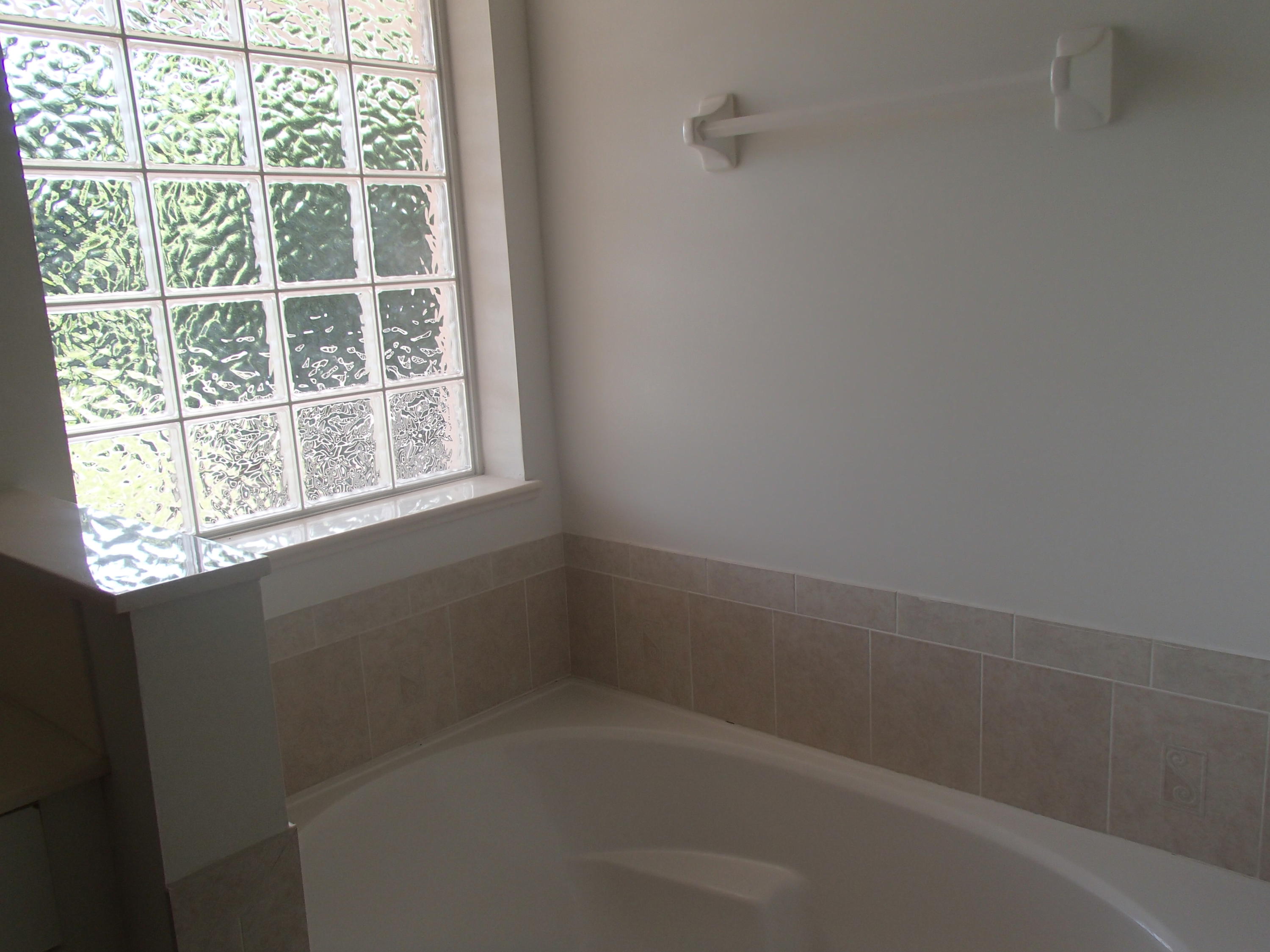 1061 Southwest Bay State Road Port St. Lucie, FL 34953 - Photo 10 of 15 P4070456.JPG