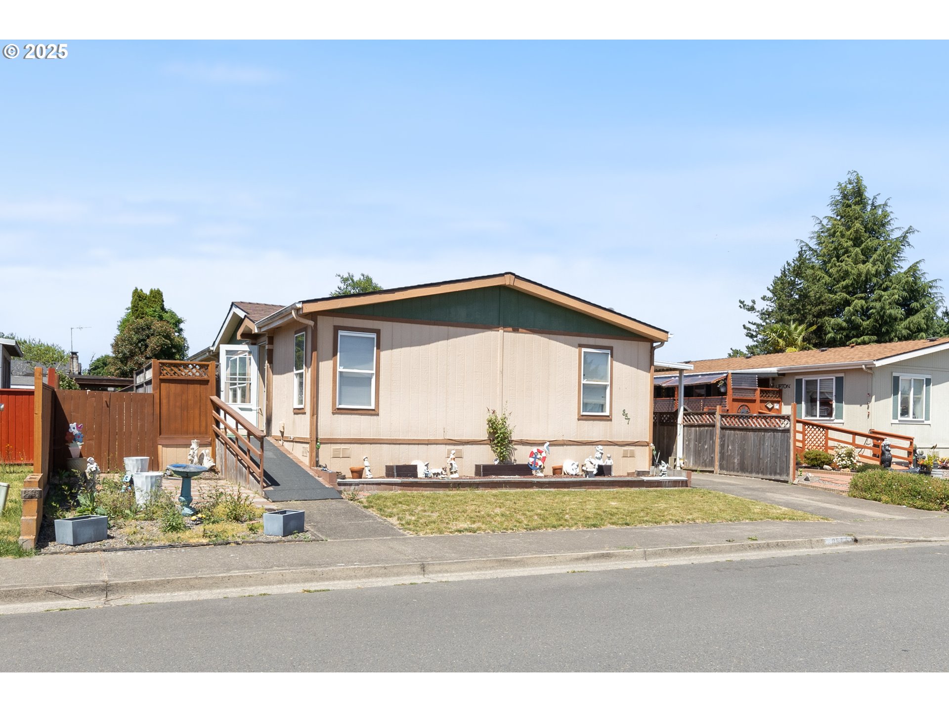 857 Hoffman Road Northeast Salem, OR 97301 - Photo 1 of 23