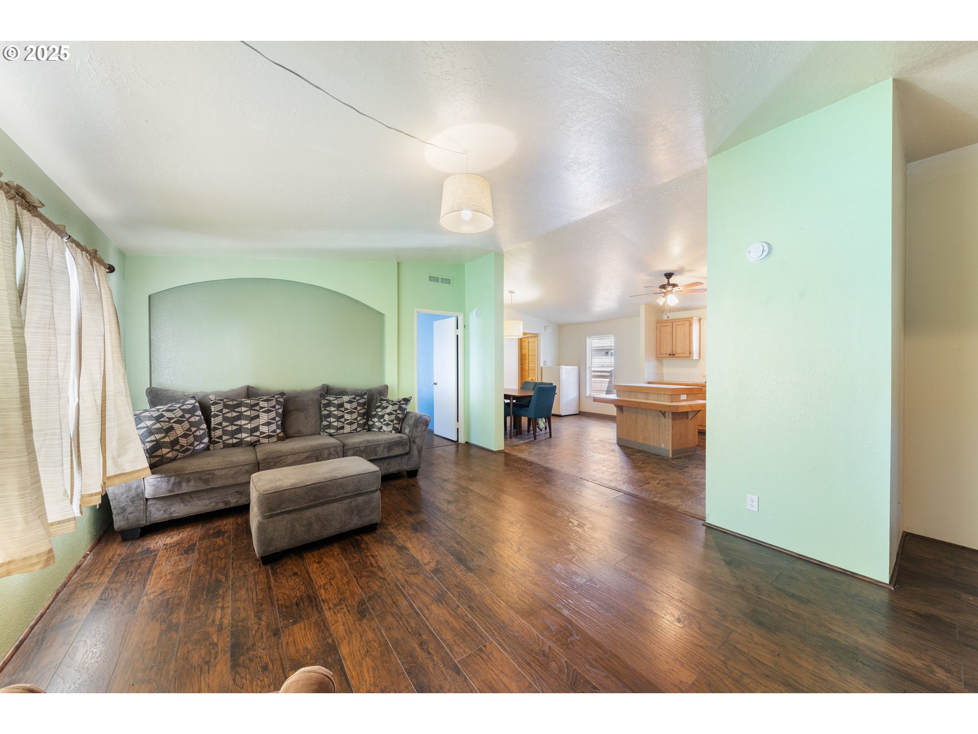 857 Hoffman Road Northeast Salem, OR 97301 - Photo 2 of 23