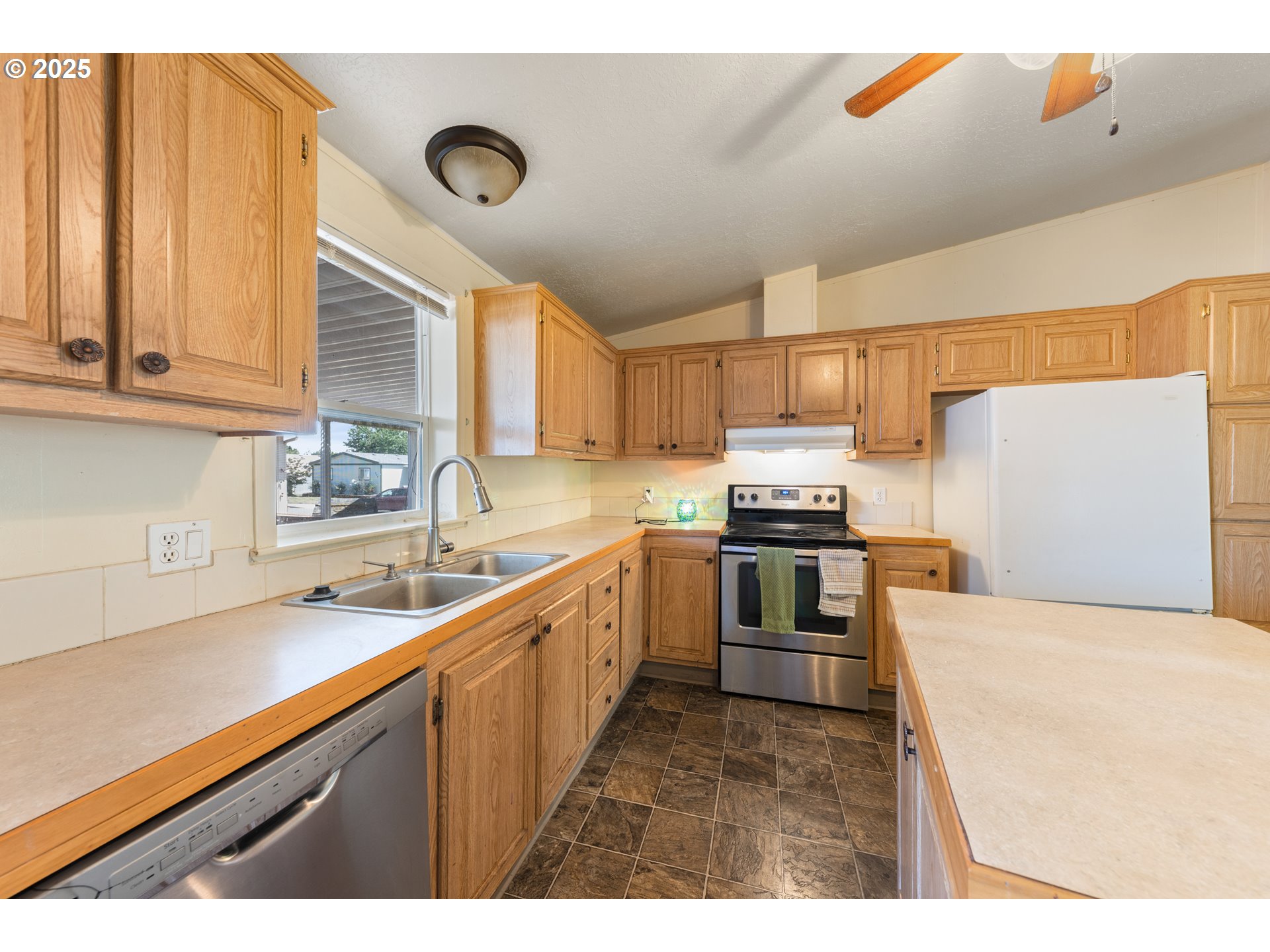 857 Hoffman Road Northeast Salem, OR 97301 - Photo 7 of 23