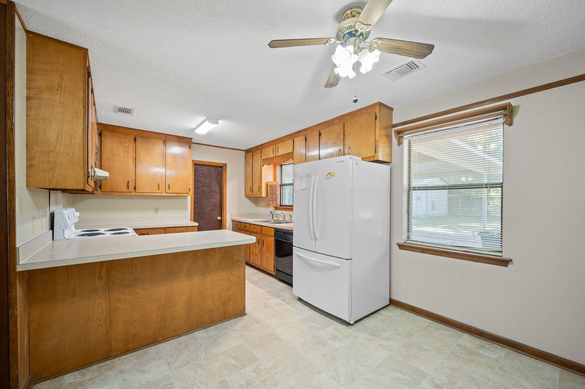 703 East 4th Street Bay Minette, AL 36507 - Photo 7 of 18 Kitchen