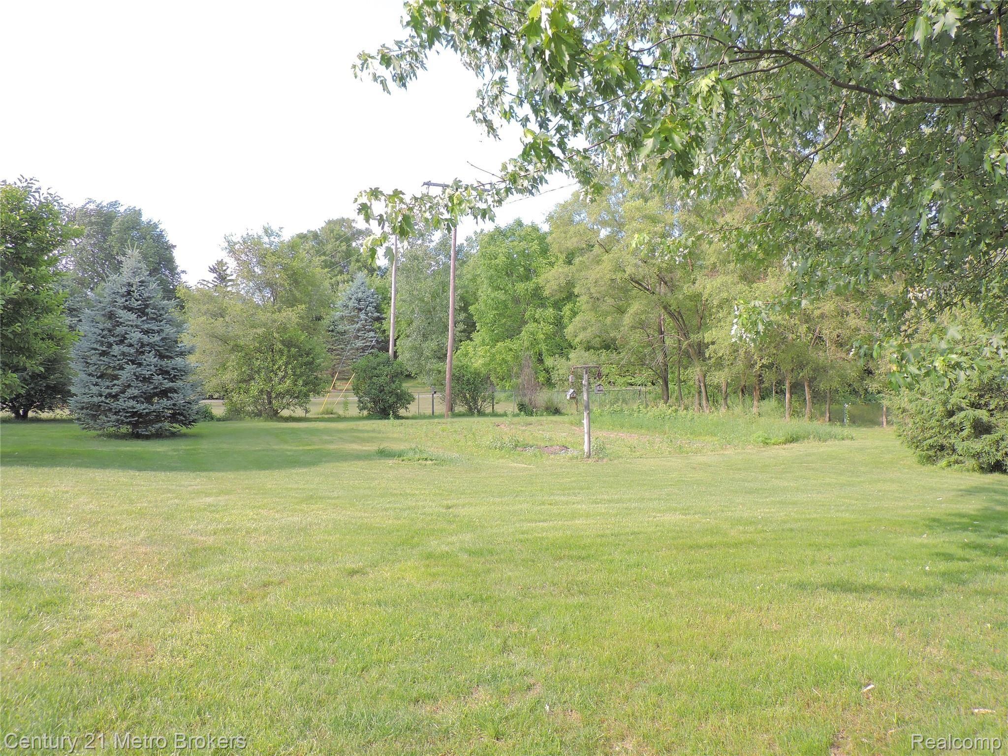 4270 North Irish Road Davison, MI 48423 - Photo 36 of 54 DSCN8798.JPG