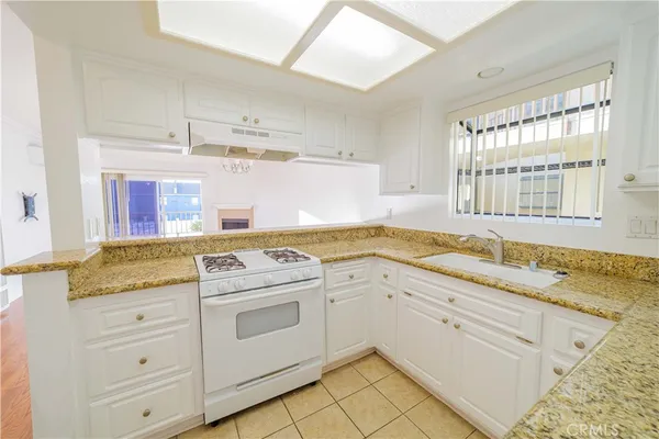 $455,000 | 3516 East Ransom Street, Unit 204, Long Beach, CA 90804