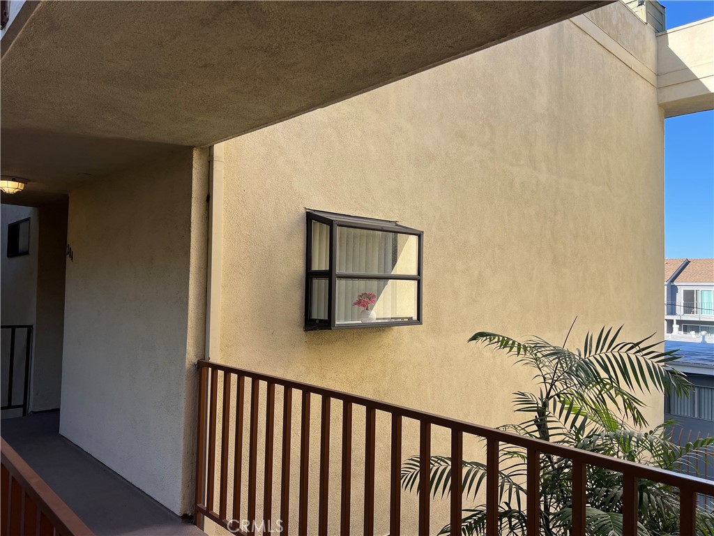 3516 East Ransom Street, Unit 204 Long Beach, CA 90804 - Photo 28 of 38 a view of a balcony