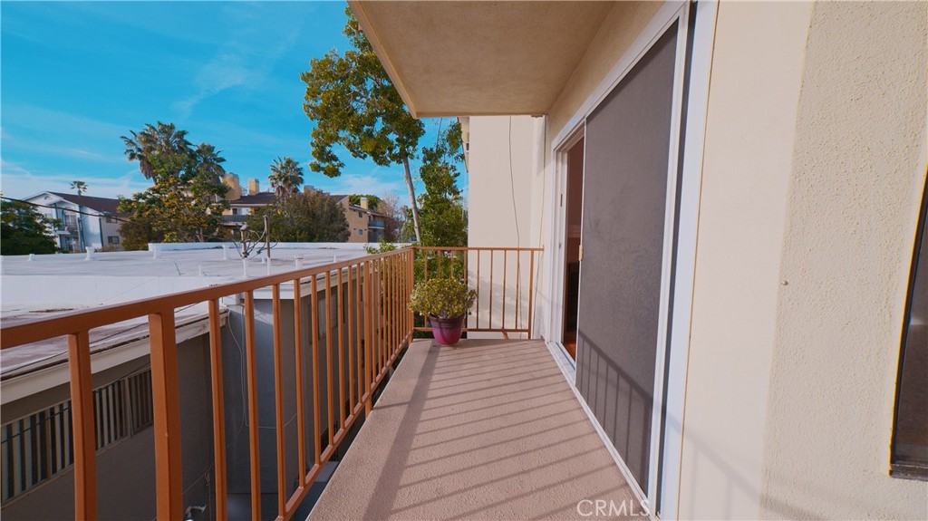 3516 East Ransom Street, Unit 204 Long Beach, CA 90804 - Photo 37 of 38 a view of a balcony