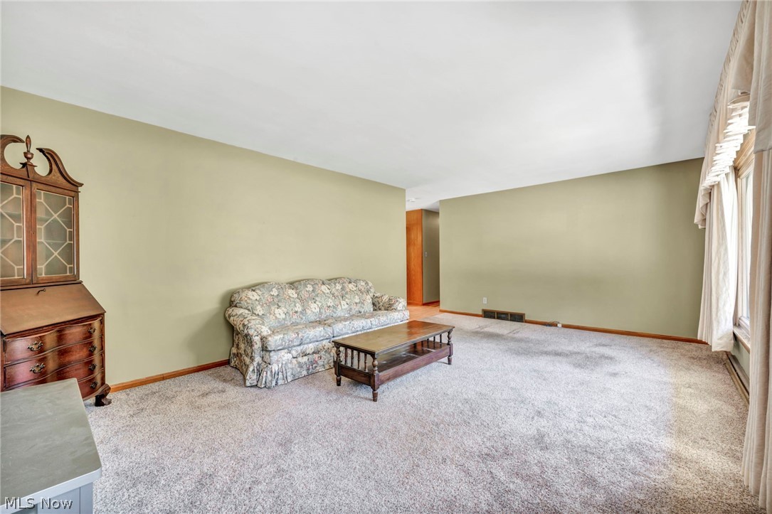 1927 Connect Road Barberton, OH 44203 - Photo 5 of 28 View of carpeted living room