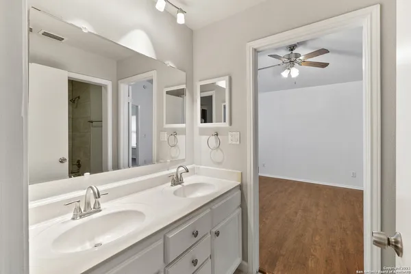 $2,395 | 615 Burwood Lane, San Antonio, TX 78213